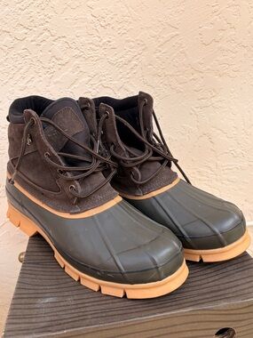 Men's Bass Plough Brown Waterproof Duck Boots with Tan Sole size 12